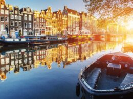 Amsterdam: let's book the perfect holiday together!